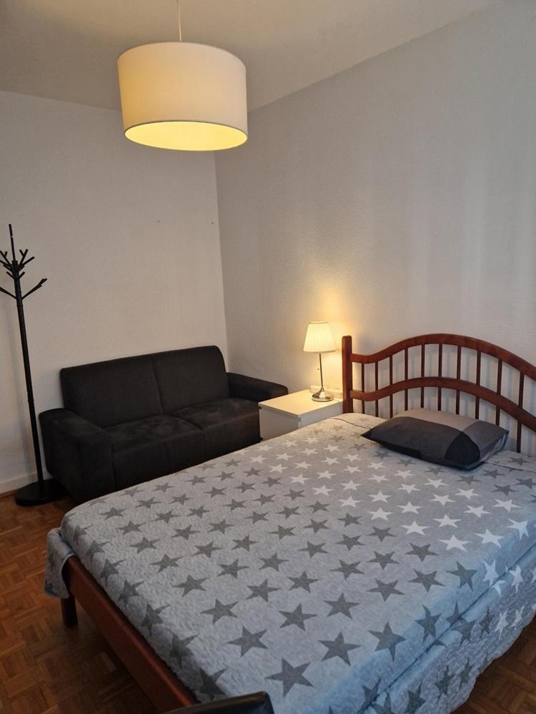 Room In Shared Apartment Женева Экстерьер фото