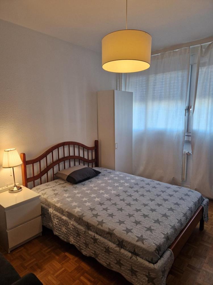 Room In Shared Apartment Женева Экстерьер фото